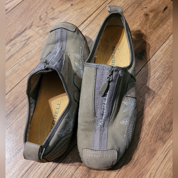 Merrell Shoes - Picture 3 of 5